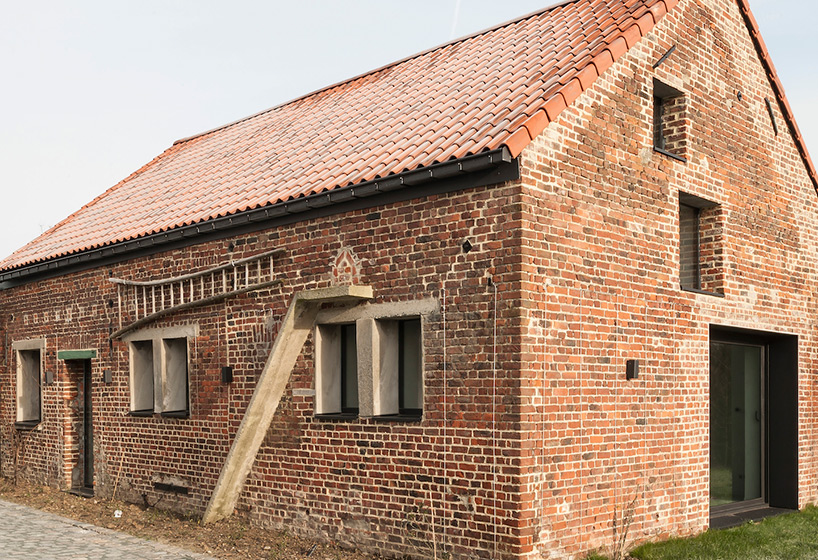 studio-farris-architects-stable-in-west-flanders-barn-conversion-belgium-designboom-02
