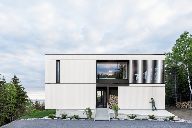 ACDF-architecture-the-blanche-chalet-la-malbaie-canada-designboom-02
