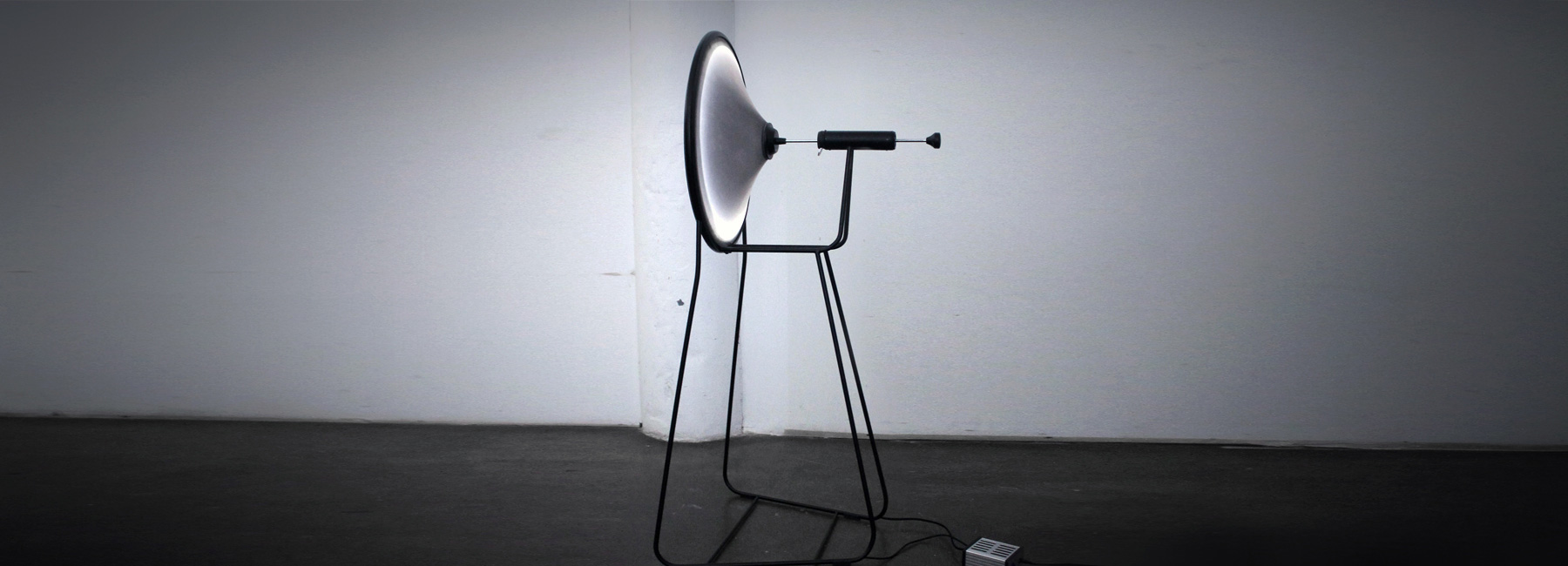 curve ID's 'black hole lamp' devours light with the flick of a switch