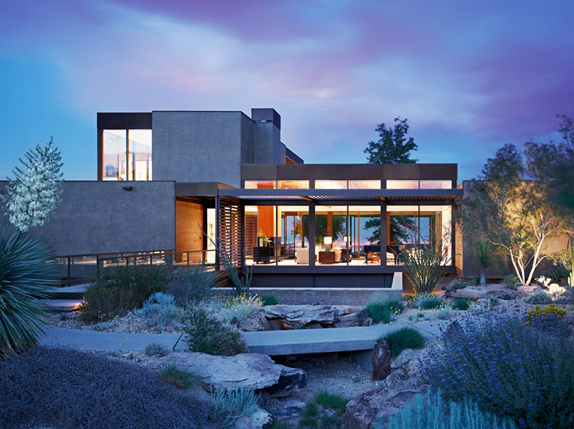 marmol radziner erects prefabricated las vegas house in desert landscape