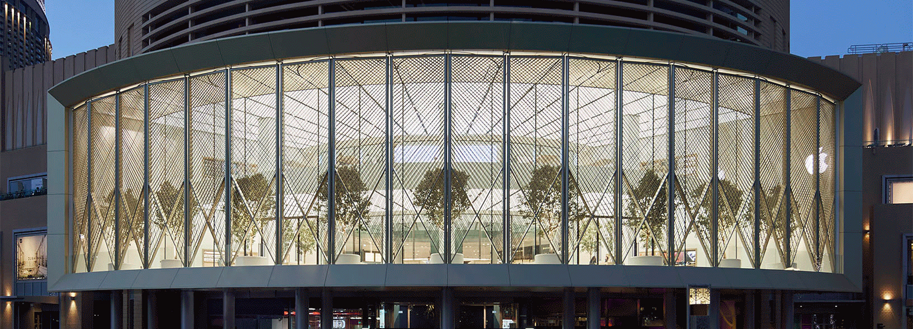 apple dubai mall by foster + partners features giant 'solar wings' art installation