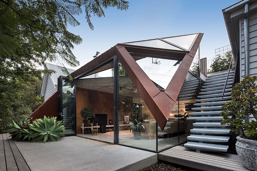 damian-rogers-architecture-the-leaf-house-melbourne-designboom-02