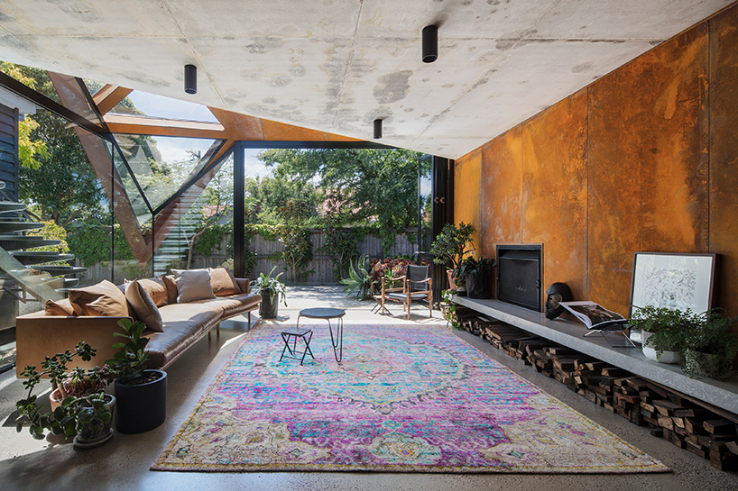 damian-rogers-architecture-the-leaf-house-melbourne-designboom-03