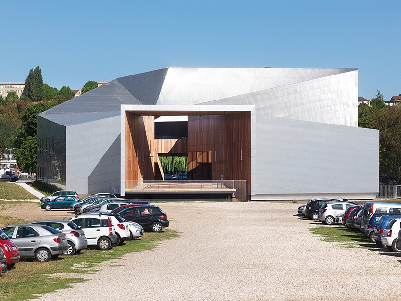 herault-arnod-architectes-modern-music-centre-france-designboom-02