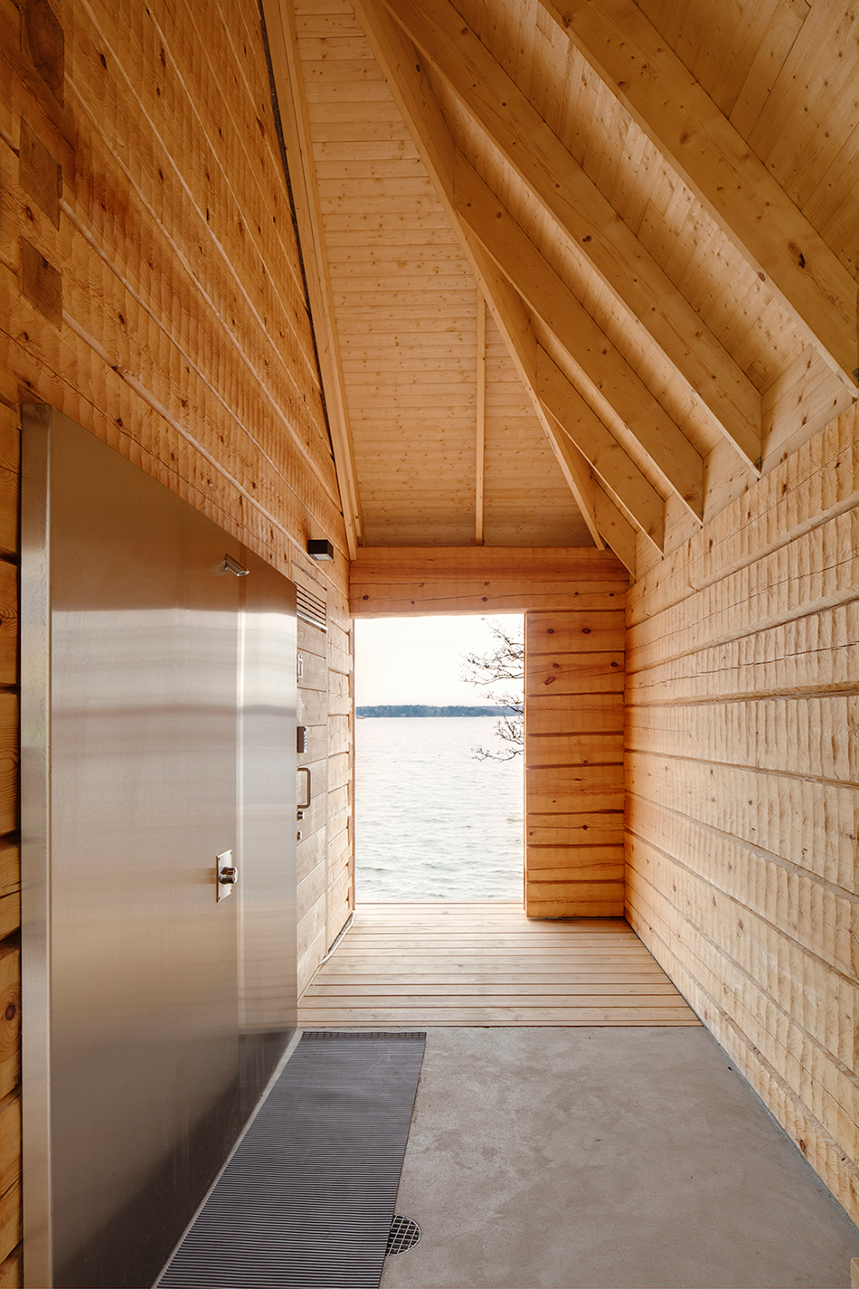 OOPEAA completes lonna sauna on an island near helsinki