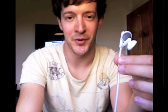 lee washington: tangle proof headphones