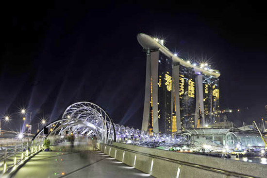 moshe safdie: marina bay sands opens