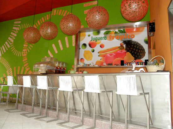 dekuba juice  bar