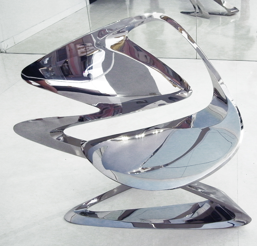 zaha hadid Z chair for sawaya & moroni