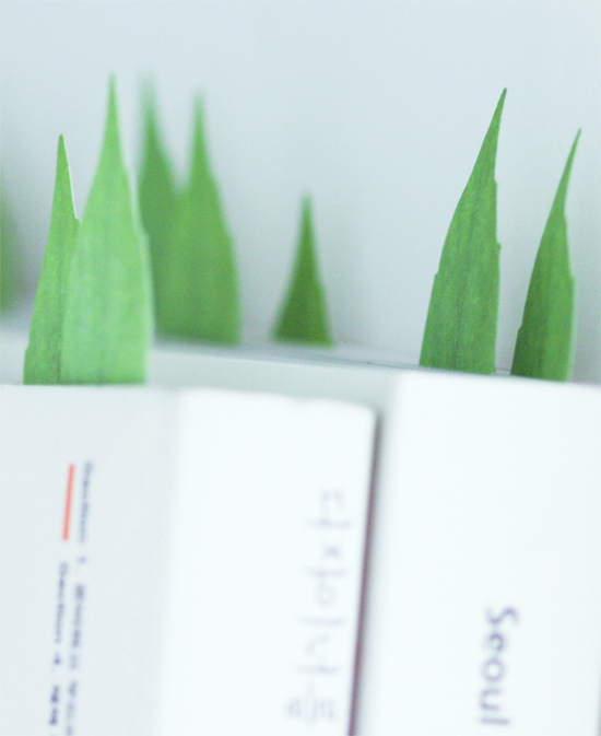 designboom shop: adhesive leaf bookmarks