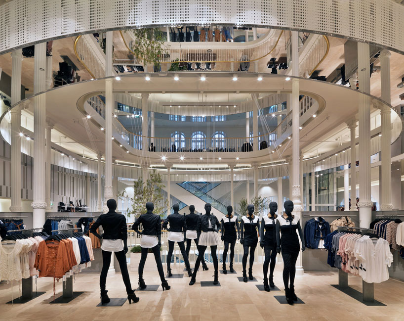 zara via del corso flagship store in rome