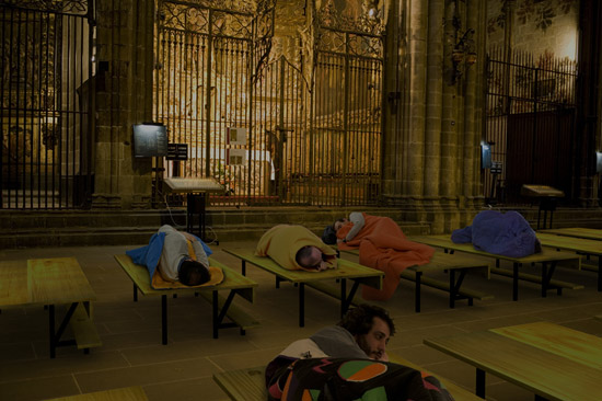 curro claret: church bench/bed