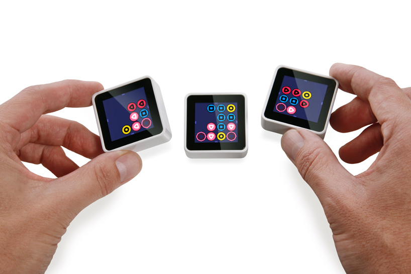 CES 2011: sifteo's interactive gaming cubes