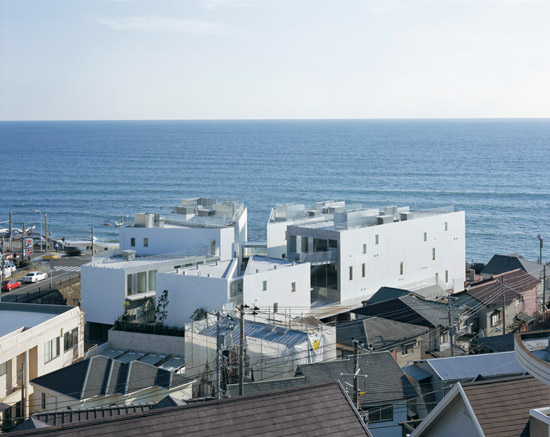 'weekend house alley' by chiba manabu architects