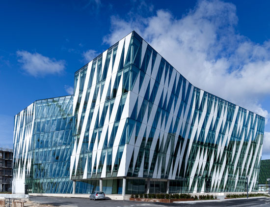 3XN: saxo bank headquarters, copenhagen