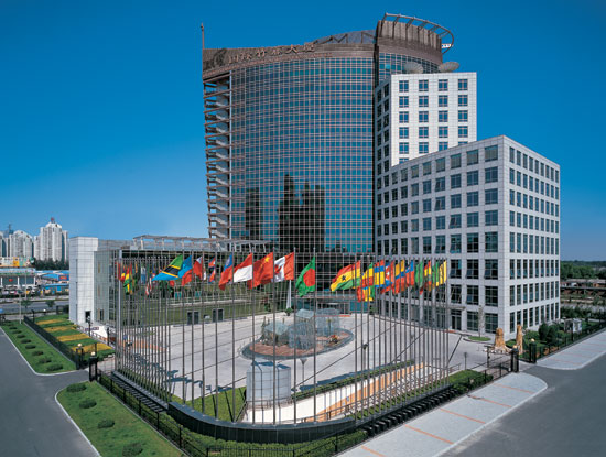 mark dziewulski architect: united nations trade headquarters