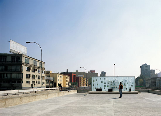 emilio marin and nicolas norero: women's monument in memory