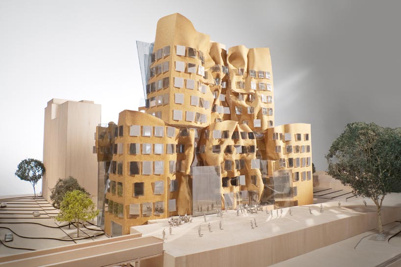 frank gehry: UTS building - dr chau chak wing
