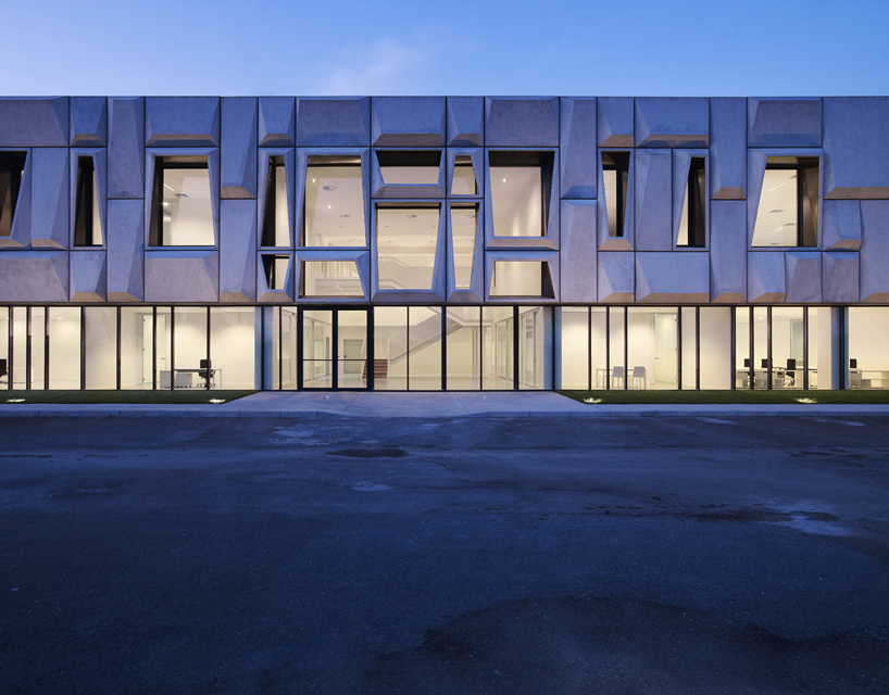 modostudio   Giorgia & Johns Office Building and Logistic Center