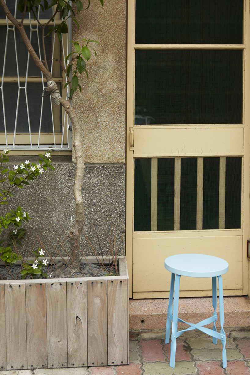 grille stool by yenhao