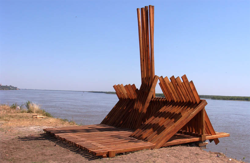 an observatory on the banks of the parana