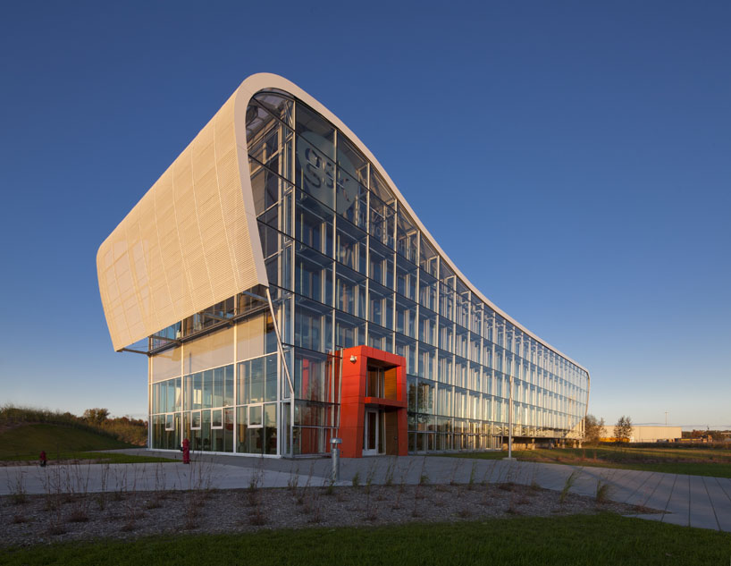 coarchitecture: glaxo smith kline administrative building