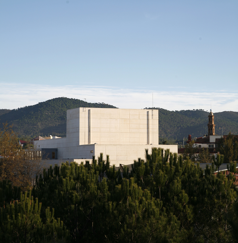enrique abascal arquitectos: reina victoria theatre in nerva, spain