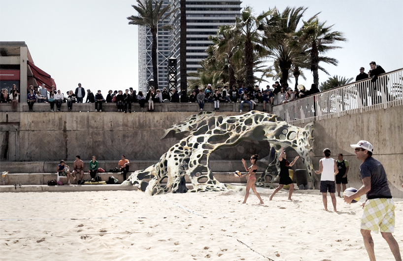 stone spray robot produces architecture from soil