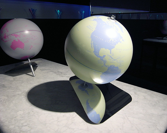 giulio iacchetti: 'odnom' world globe