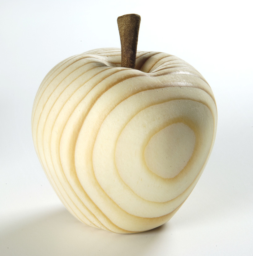 Bio Apples out of real wood