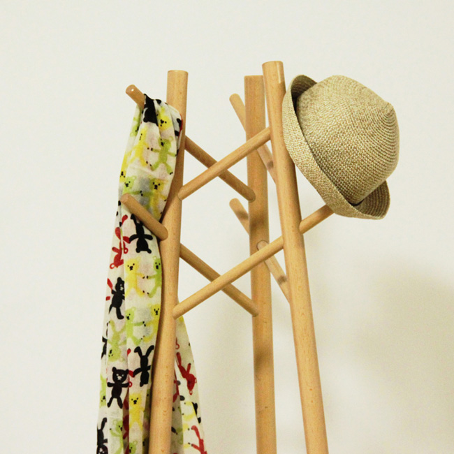 s02_coat_rack_04_in_use.jpg