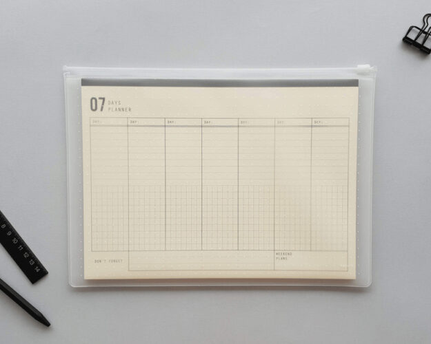 KaRiniTi Design studio,Keep yourself on track with this simple 07 Days Weekly Planner Notepad. The 07 days planner allows you to organize your week in any way you like, it doesn’t even have to start on Monday! we’ve also added a "don’t forget" box with some bulletins for you to have fun keeping your assignments. The notepad is traveling in style in a Transparent Zip Case, A pleasurable cream-colored silky paper, inked in black. ▲ 50 pages, A4 tear-off pad ▲ can be used right to left or left to right ▲ cardboard back ▲ Zip Case is recyclable
