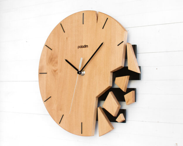 VREME wall clock by Paladim