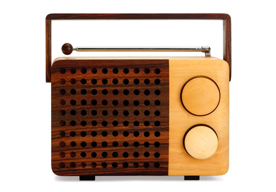 'magno' wooden radio for vinçon