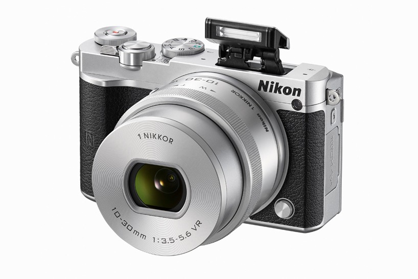 nikon 1 J5 camera combines portability, versatility and performance