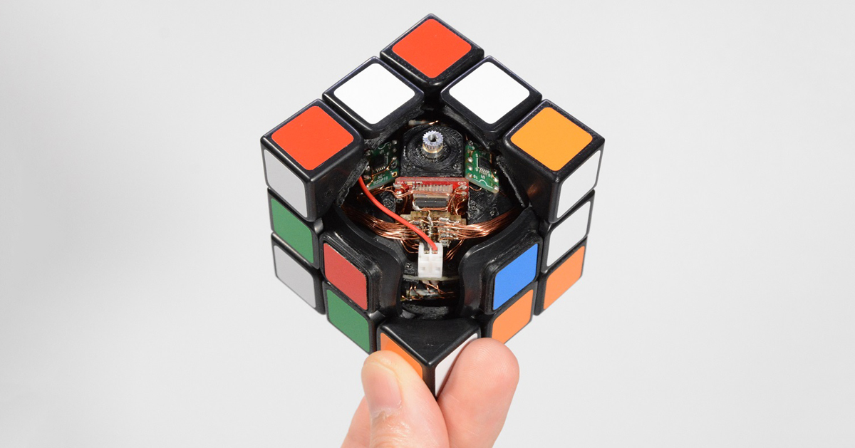 selfsolving rubik's cube powered by a custom 3Dprinted robotic core