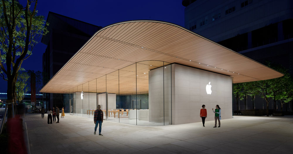 The new Apple store in Miami by Foster + Partners features an undulated,  vaulted roof