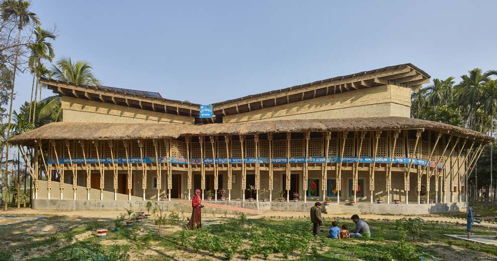 anna heringer's 'anandaloy' is community center in bangladesh