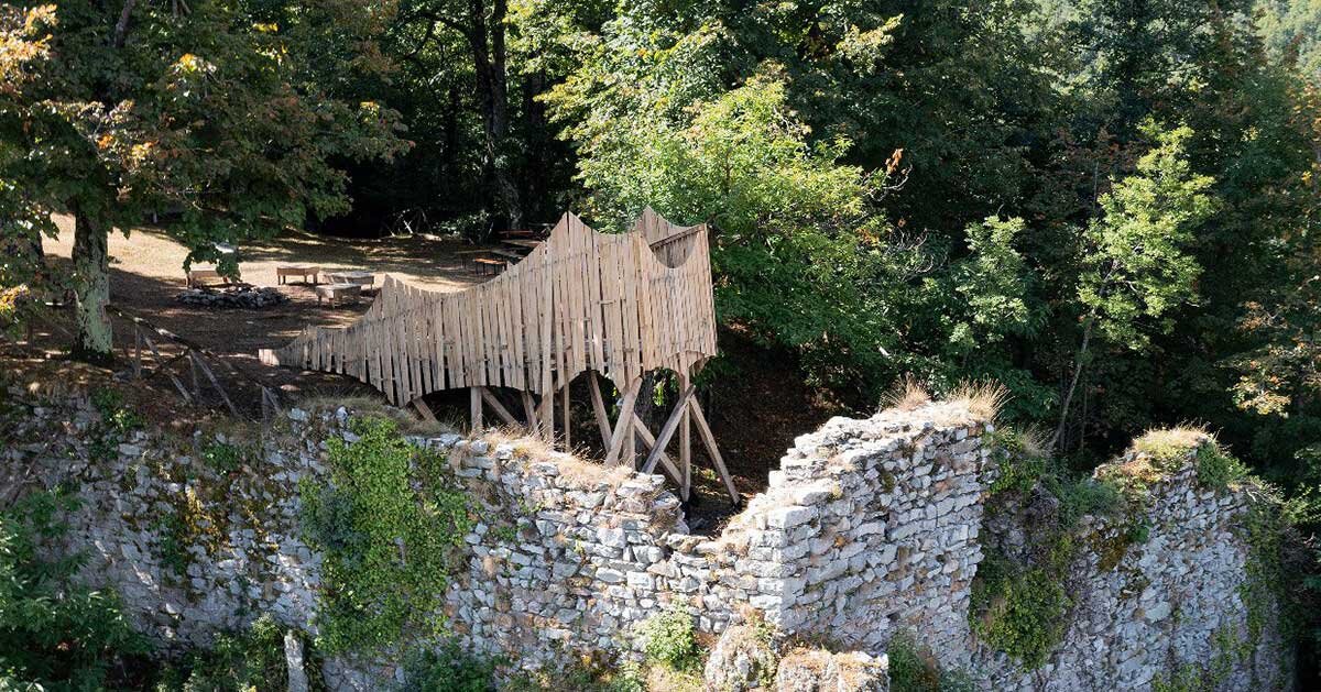 archibüse: a wooden belvedere overlooking the italian maritime alps