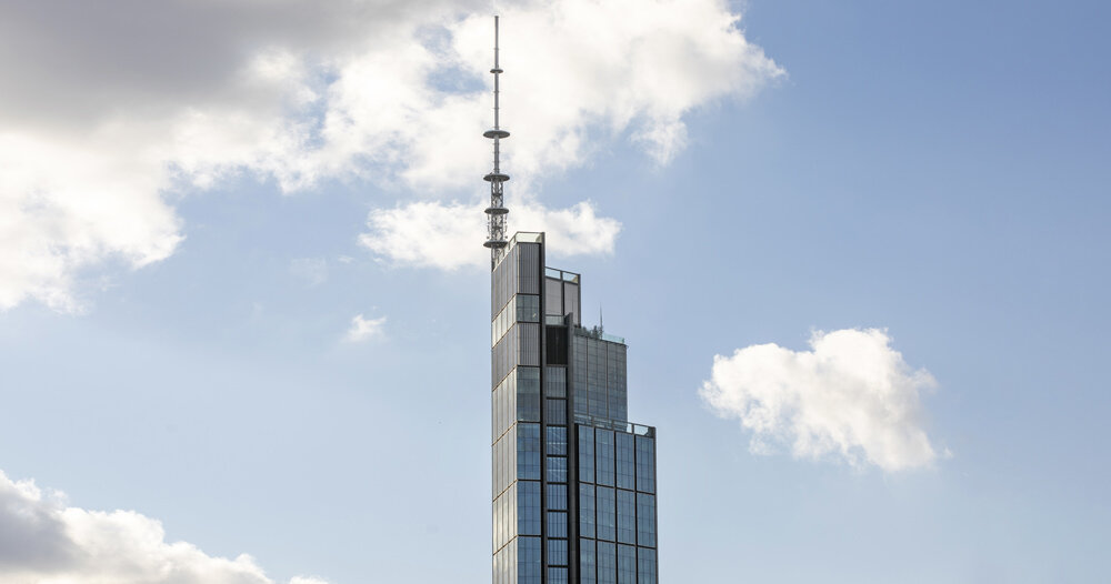 Foster + Partners’ ‘Varso Tower’ becomes EU’s tallest building