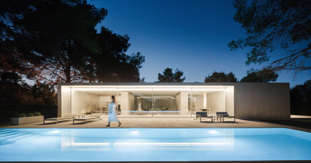 fran silvestre arquitectos' NIU N290 house is wrapped in a thin aluminum envelope