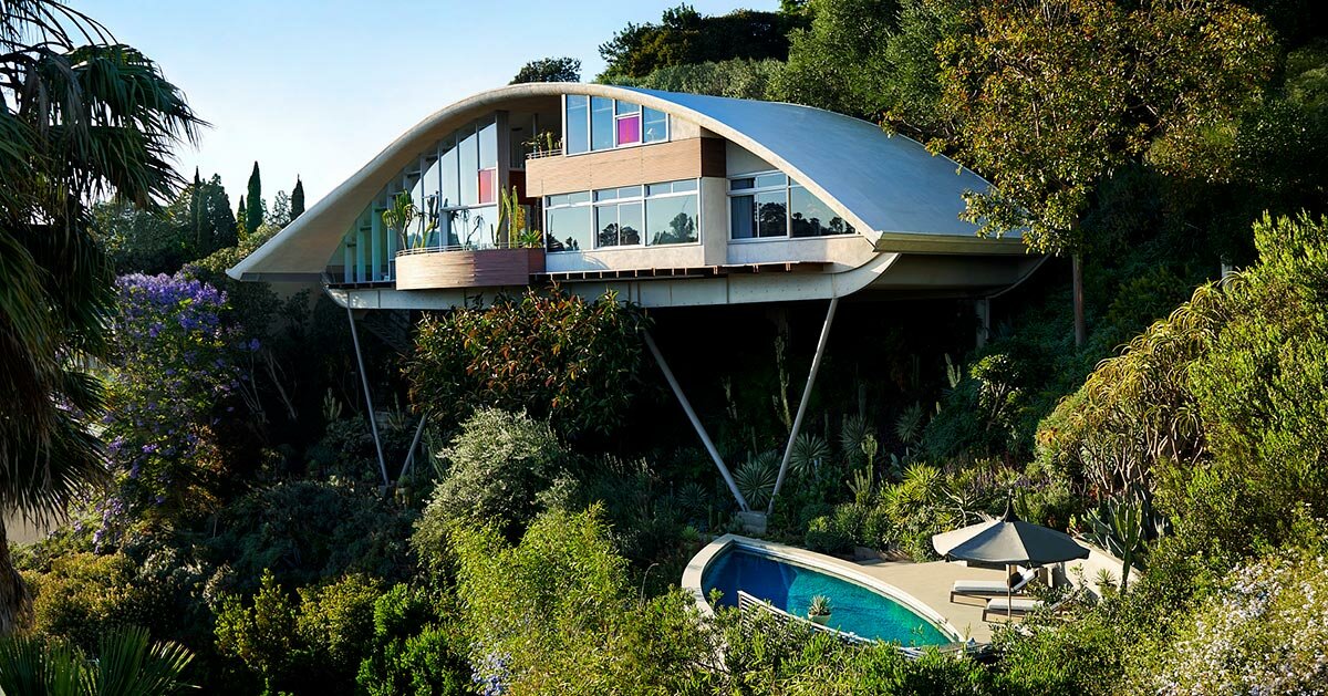 Accroché au sommet d’une colline de Los Angeles, le joyau moderniste de John Lautner est coté à 16 millions de dollars