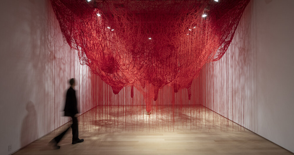 chiharu shiota weaves immersive webs through NY galerie templon