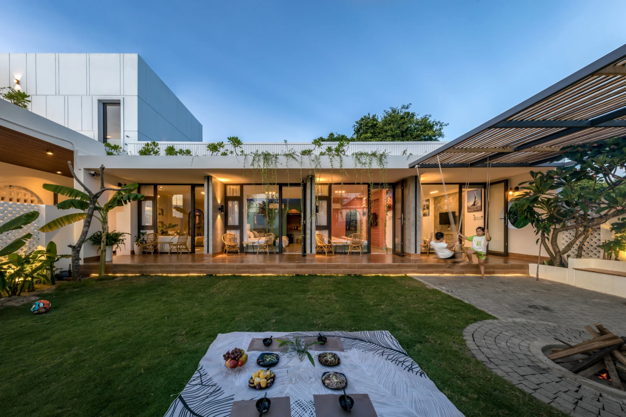 Thiên nhiên xâm chiếm bên trong ngôi nhà Bami ở Nam Trung Bộ Việt Nam