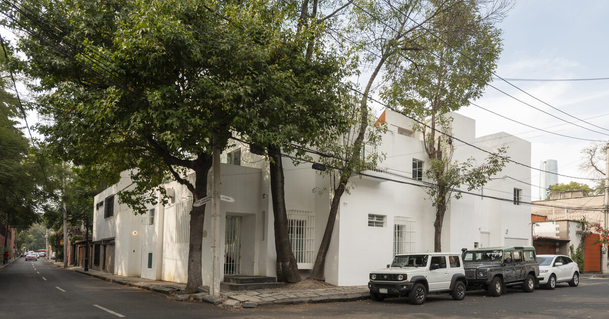 BGP Architecture abre luminosa casa-estudio en México