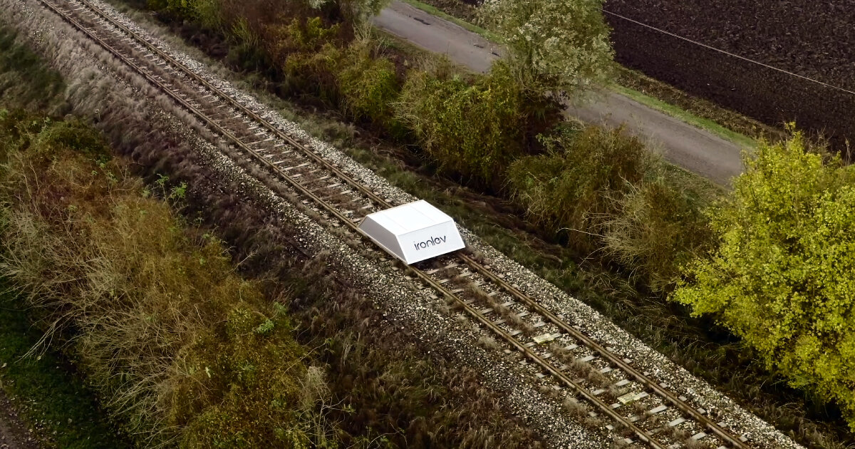 abracadabra!  guarda il treno a levitazione magnetica di Ironlev fare il suo debutto senza conducente in Italia