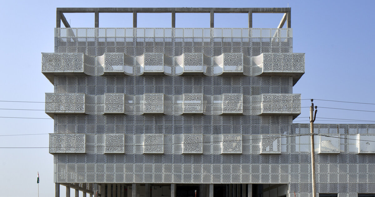 杉本博司 Surface of the Third Order Surface of the Third Order