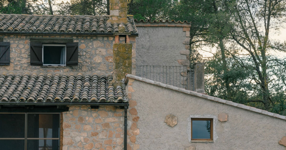 grat studio's rural biaix house in barcelona reintroduces traditional catalan lime mortar