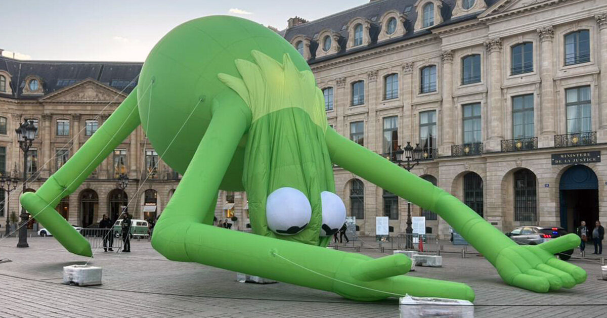 alex da corte’s giant kermit the frog lands in place vendôme during art basel paris