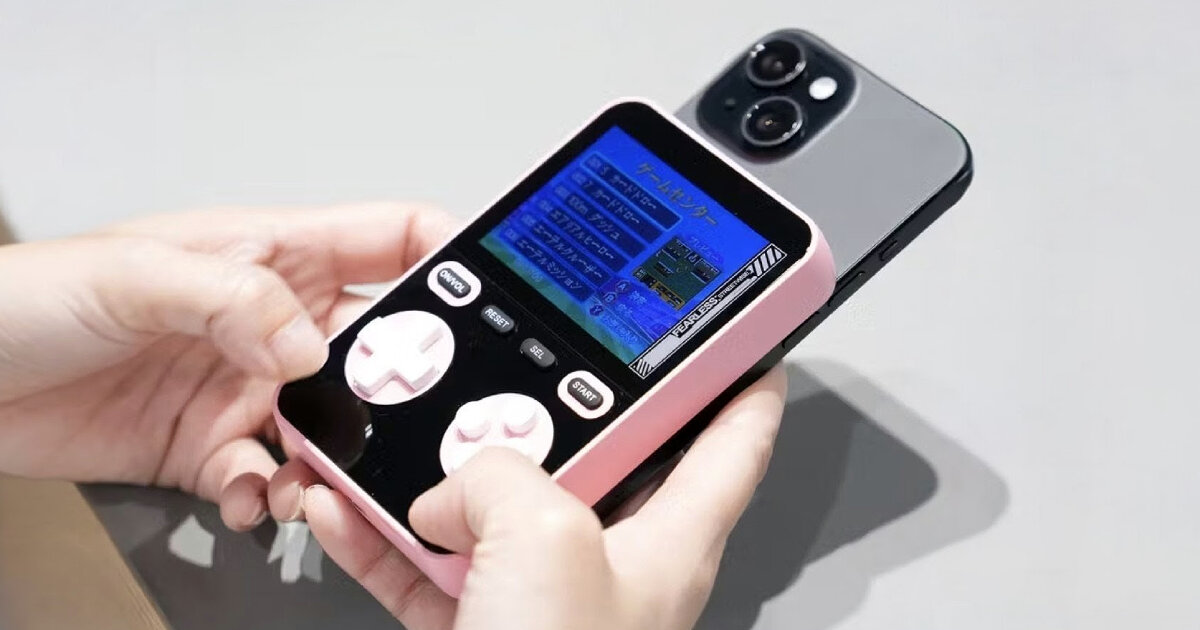 magnetic power bank comes with retro game console so users can charge and play at once
